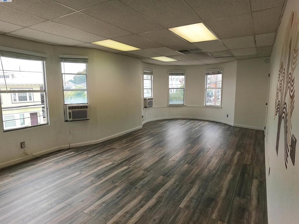 Great space - bright and sunny corner 2nd story unit. 575 sqft in total. Walking distance to many local Telegraph shops & Eateries. Bathrooms located just across the hall.