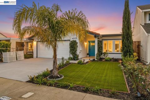 Photo of 4019 Rennellwood Way, Pleasanton, CA 94566 (MLS # 41125218)