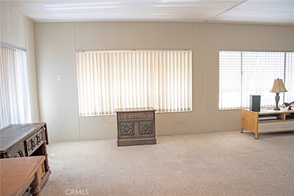8811 Canoga Avenue 517