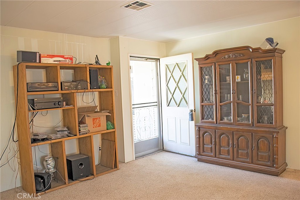 8811 Canoga Avenue 517