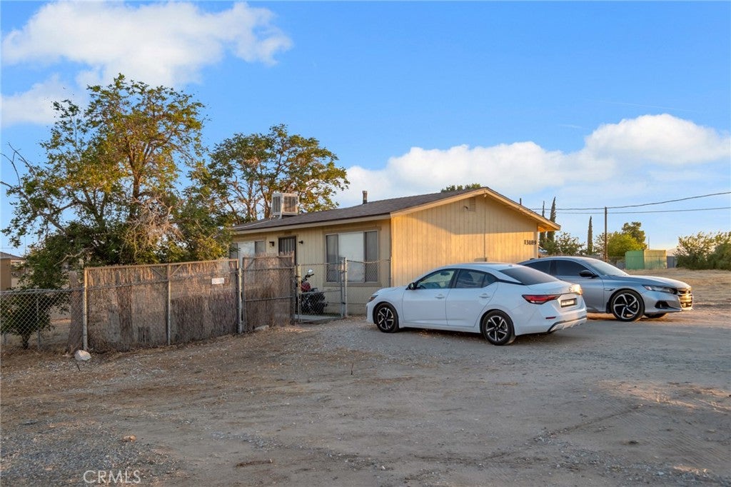 13189 13193 Begonia Road 2