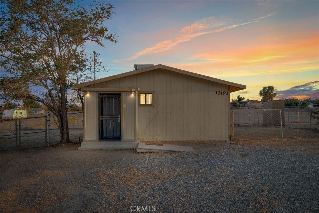 13189 13193 Begonia Road 2