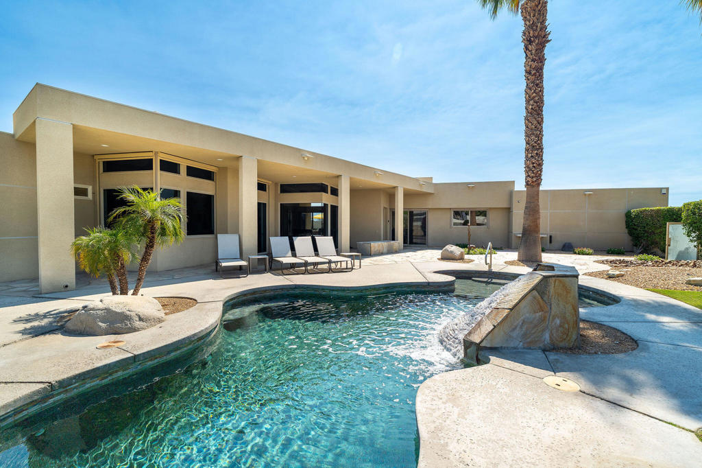 La Residence - Residential