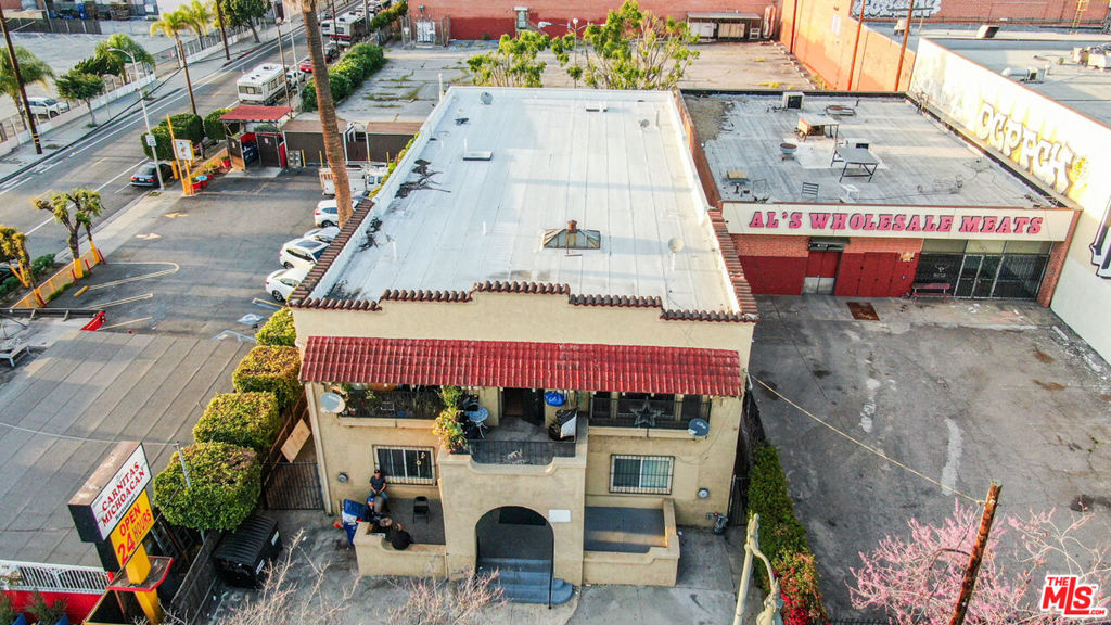 1909 N Broadway