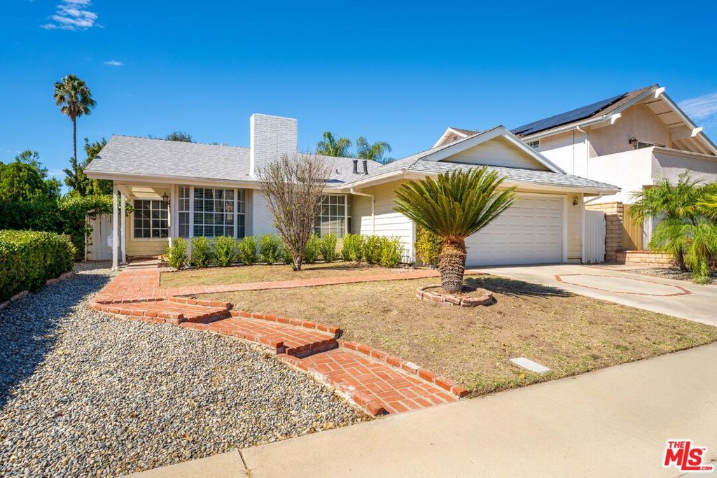 Photo of 2241 Century Place, Simi Valley, CA 93063 (MLS # 25612121)