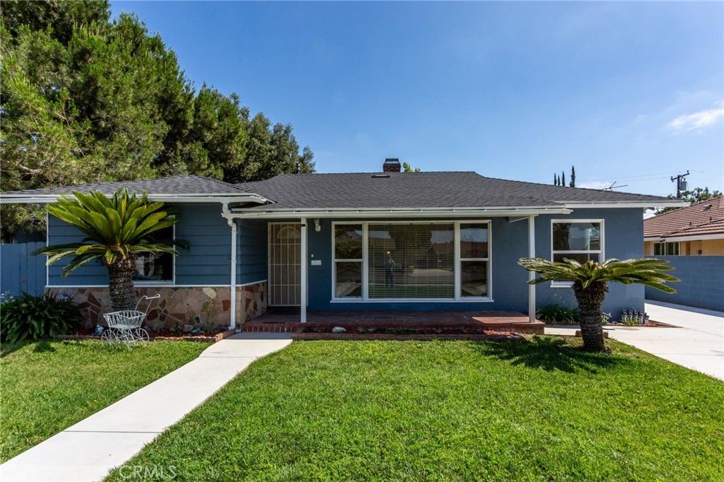 Photo of 1404 E Palm Avenue, Orange, CA 92866 (MLS # OC26069763)
