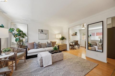 Photo of 2207 Damuth St #2, Oakland, CA 94602 (MLS # 41135083)
