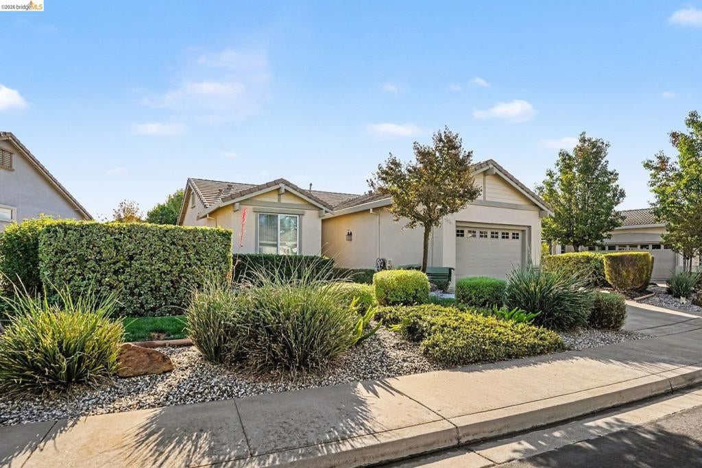 368 St Claire Ter