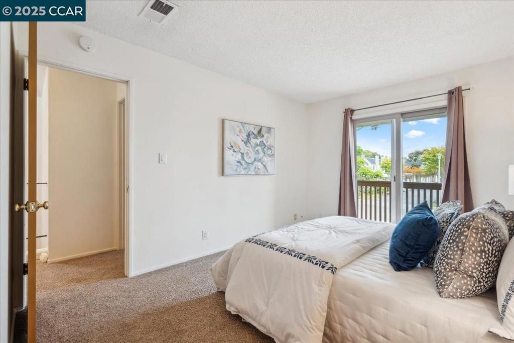 listing image 130722716932464068891