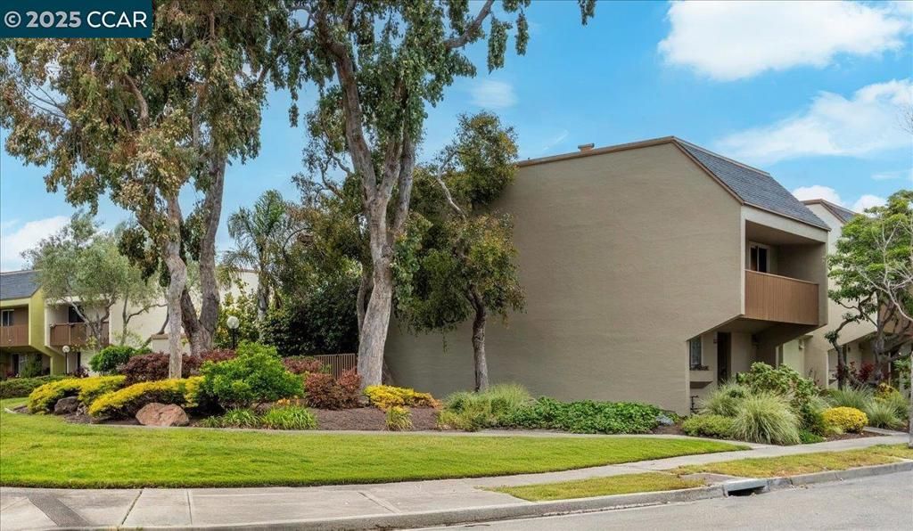 listing image 130722790749827446032