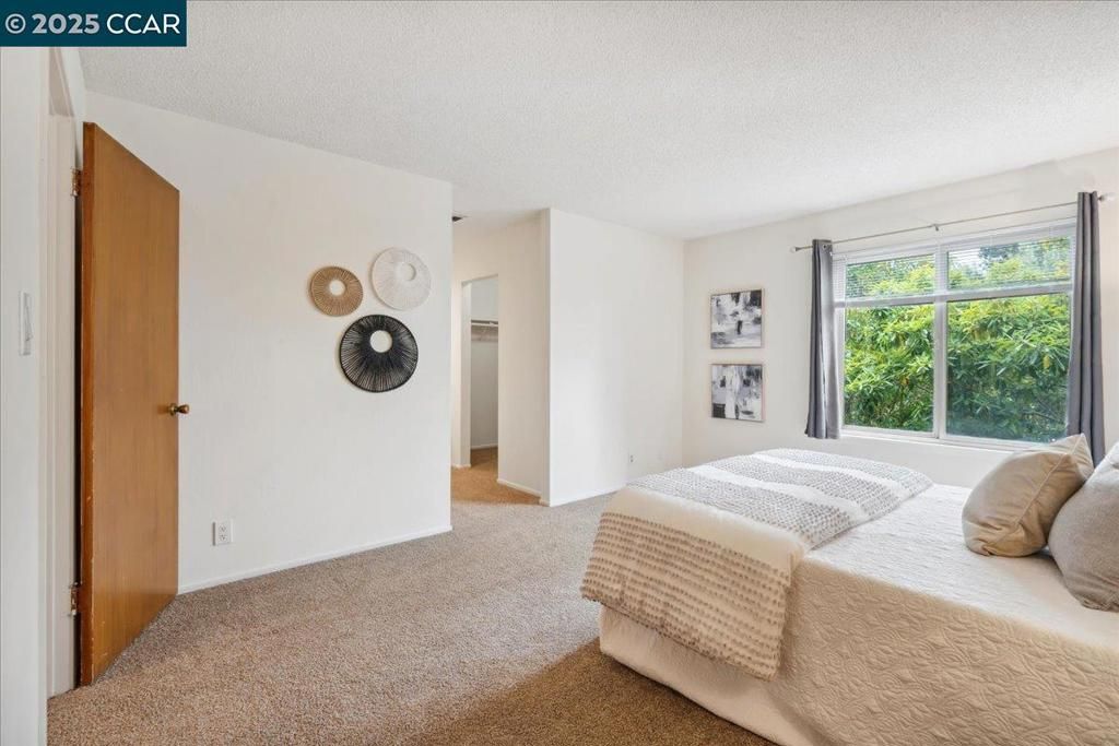 listing image 130728792709996656106
