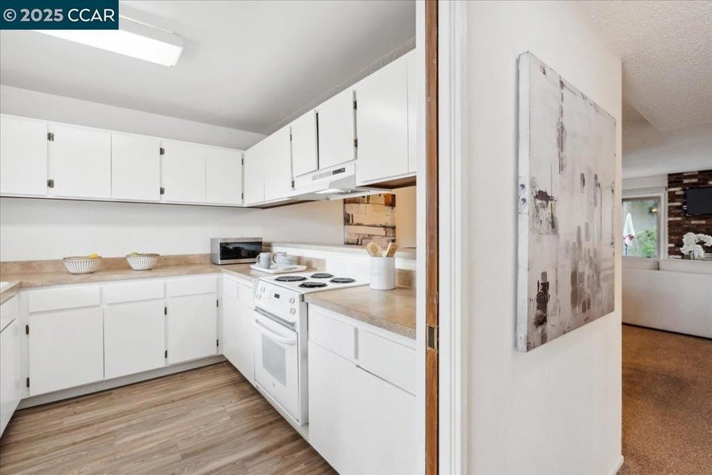 listing image 130723583410490275127