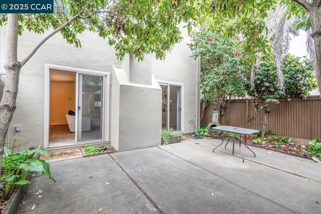listing image 130720176693606077774