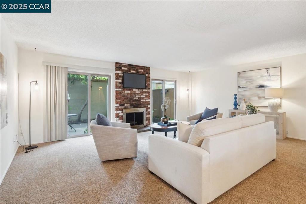 listing image 130723302294334933281