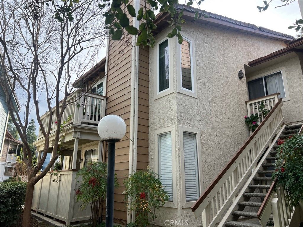 Photo of 2402 Pleasant Way #H, Thousand Oaks, CA 91362 (MLS # SR26070313)