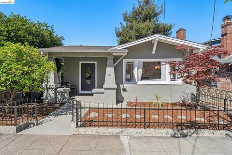 Photo of 21 Portsmouth Road Rd, Piedmont, CA 94610 (MLS # 41128000)