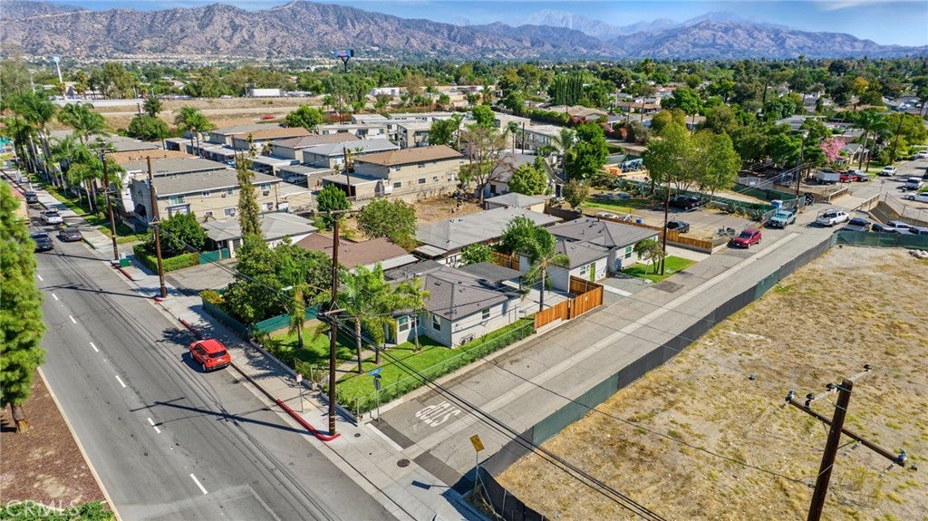 232 S Azusa