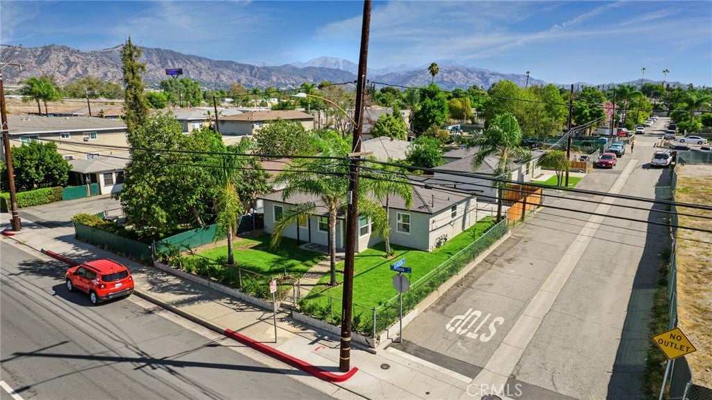 232 S Azusa