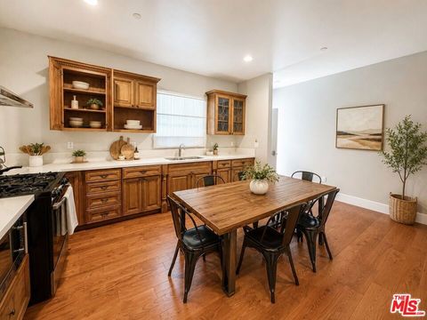 Photo of 1212 W 37th Drive #2, Los Angeles, CA 90007 (MLS # 26833805)