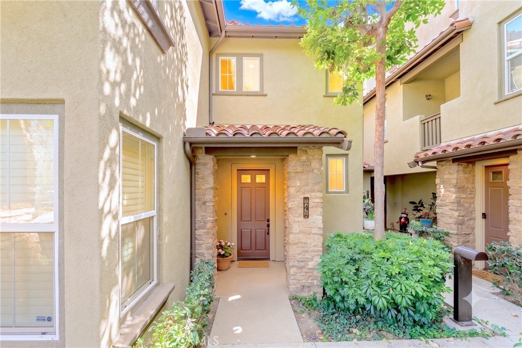 141 Danbrook, Irvine CA 92603