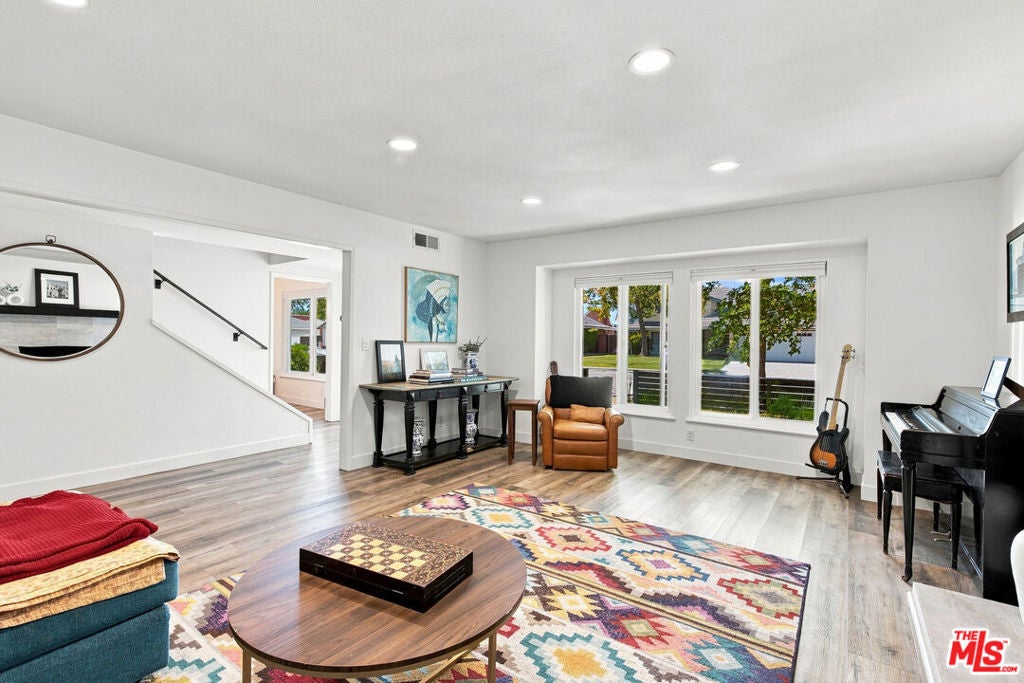 250 Lupe Avenue