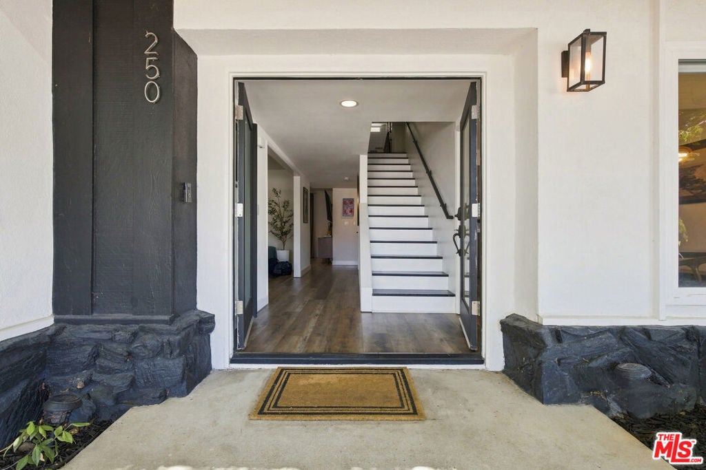 250 Lupe Avenue