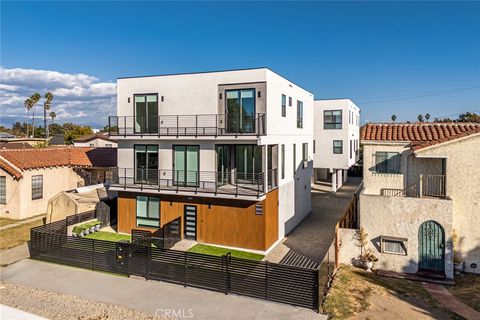 2202 Thurman Avenue Los Angeles CA 90016