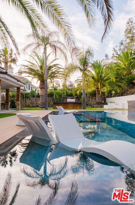 Properties 2 25879 Chalmers Place