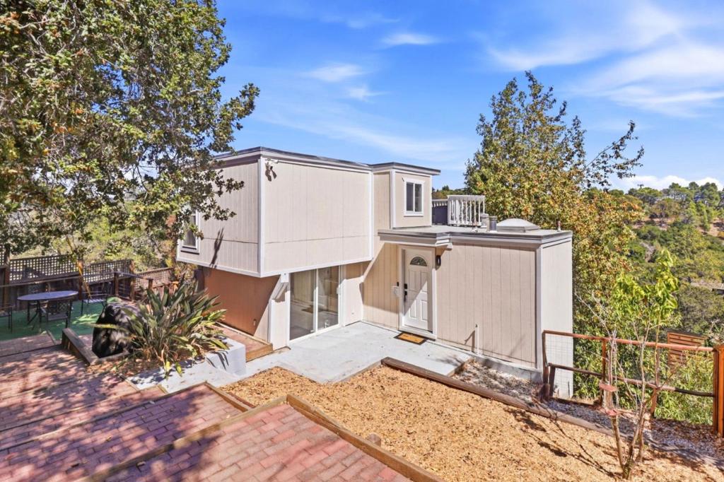 237 Winding Way