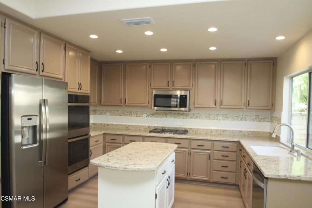 Village Homes/Rancho Conejo-360 - 1003752 - Residential Lease