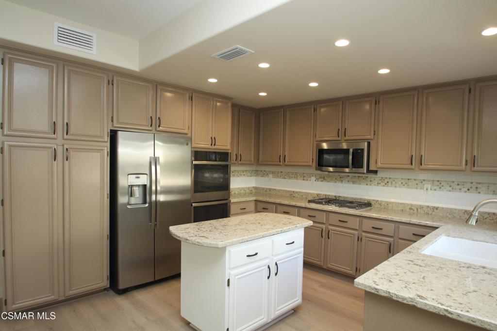 Village Homes/Rancho Conejo-360 - 1003752 - Residential Lease