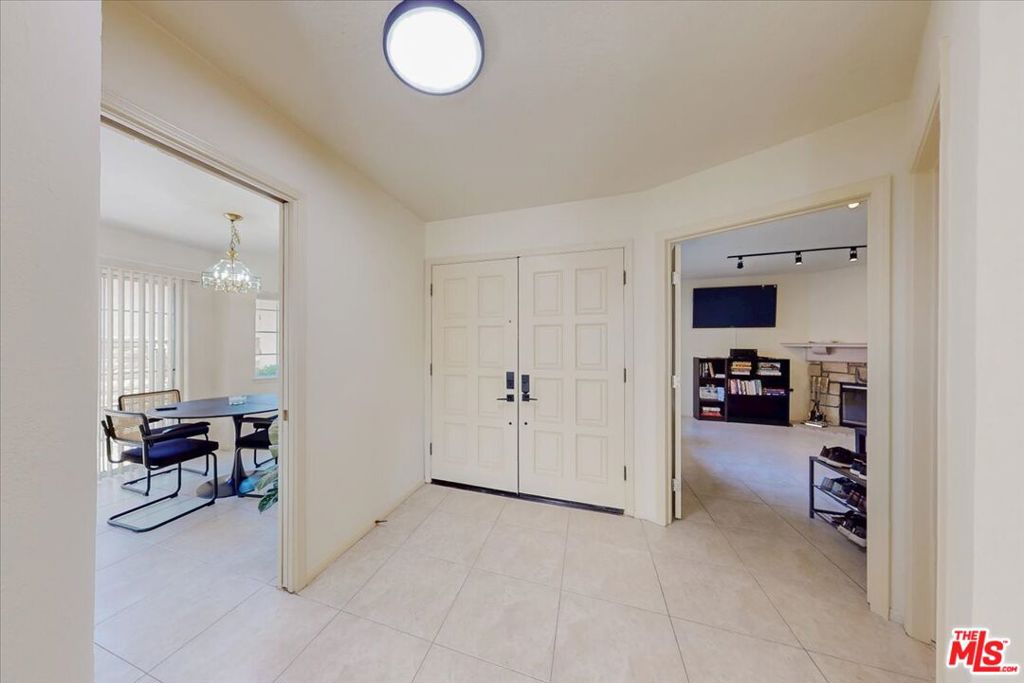 12119 Falcon Crest Way