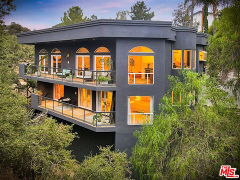 4102 Cachalote Street Woodland Hills CA 91364