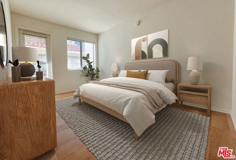 Tiny photo for 832 3rd Street #301, Santa Monica, CA 90403 (MLS # 26699041)