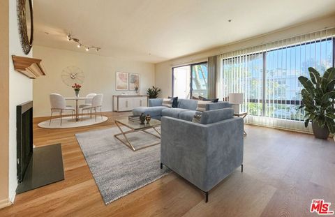 Tiny photo for 832 3rd Street #301, Santa Monica, CA 90403 (MLS # 26699041)
