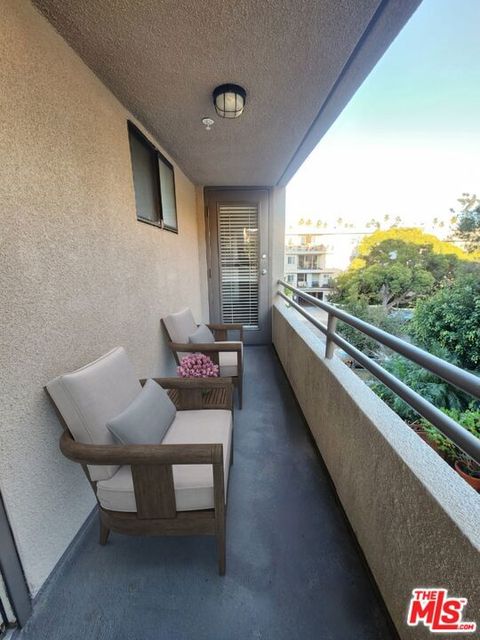 Tiny photo for 832 3rd Street #301, Santa Monica, CA 90403 (MLS # 26699041)