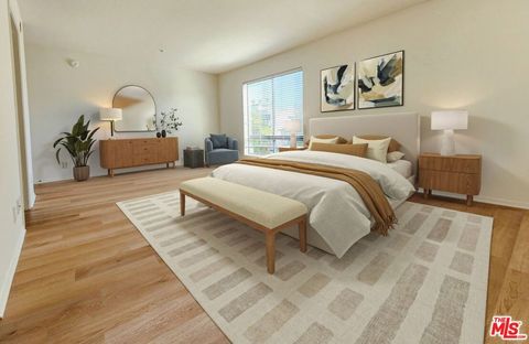 Tiny photo for 832 3rd Street #301, Santa Monica, CA 90403 (MLS # 26699041)