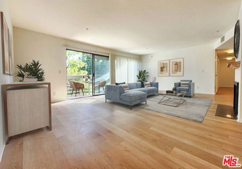 Tiny photo for 832 3rd Street #301, Santa Monica, CA 90403 (MLS # 26699041)