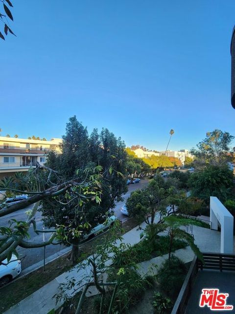 Tiny photo for 832 3rd Street #301, Santa Monica, CA 90403 (MLS # 26699041)