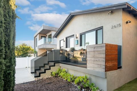 Photo of 2615 Clyde Ave, Los Angeles, CA 90016 (MLS # AR26017347)