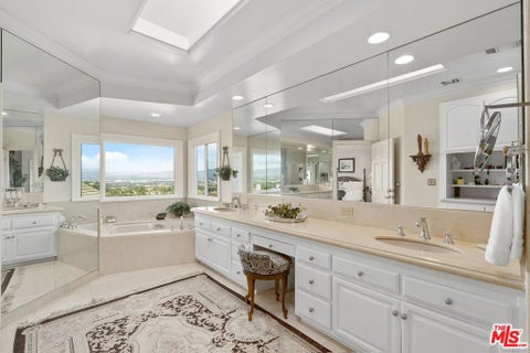Tiny photo for 3324 Alana Drive, Sherman Oaks, CA 91403 (MLS # 26999241)