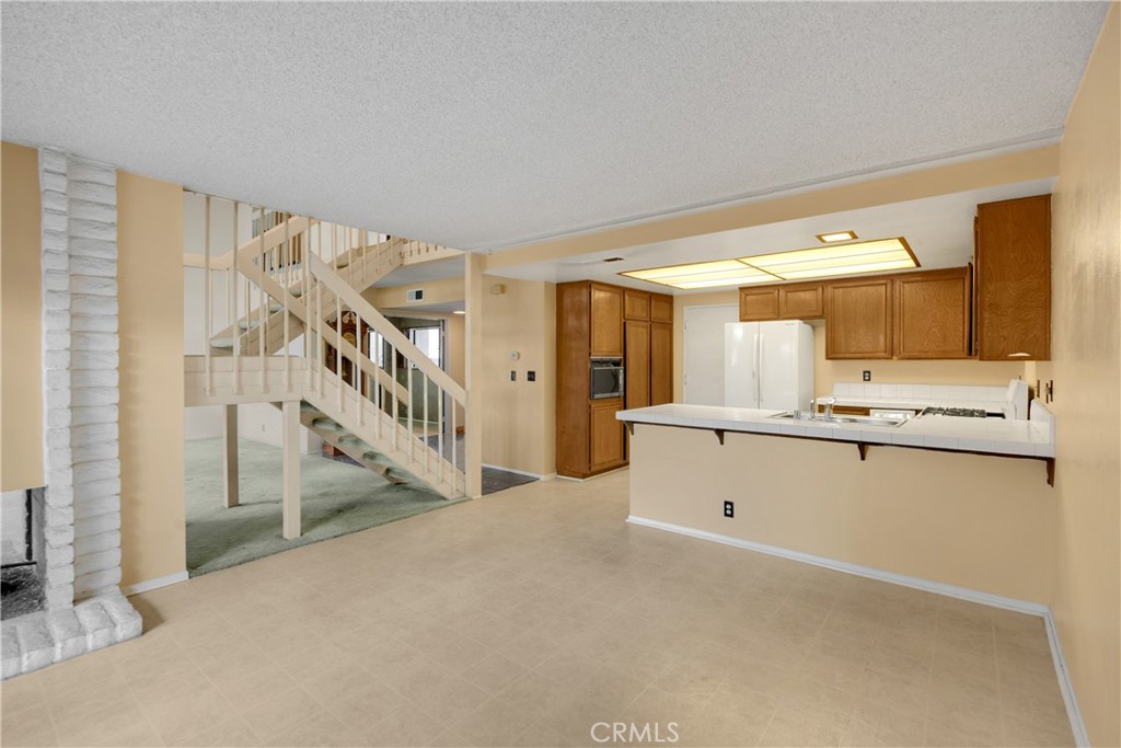 2622 N Tustin Avenue (147)