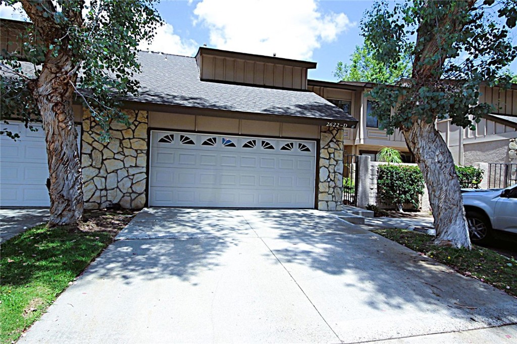 2622 N Tustin Avenue (147)