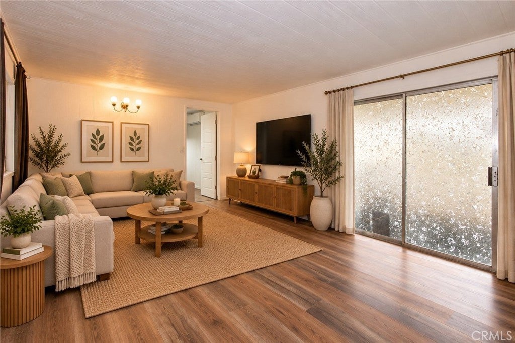 350 E San Jacinto 65