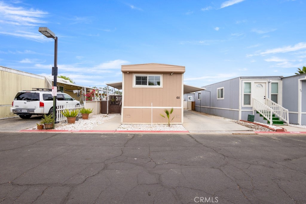350 E San Jacinto 65