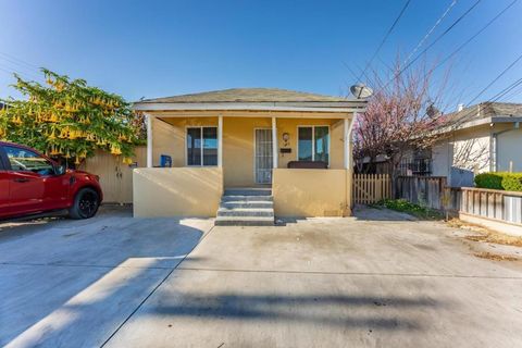 Photo of 1453 Whitton Ave Ave, San Jose, CA 95116 (MLS # ML82040044)