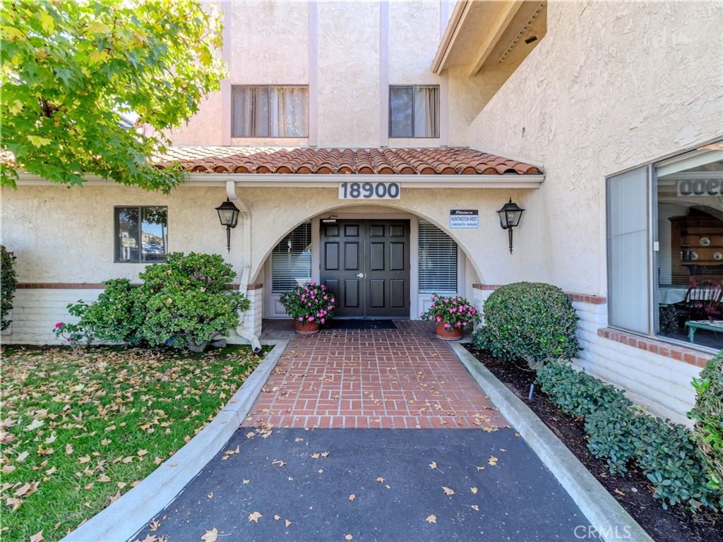 Photo of 18900 Delaware St, Huntington Beach, CA 92648 (MLS # IV25275654)