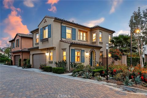 61 Fuchsia Lake Forest CA 92630