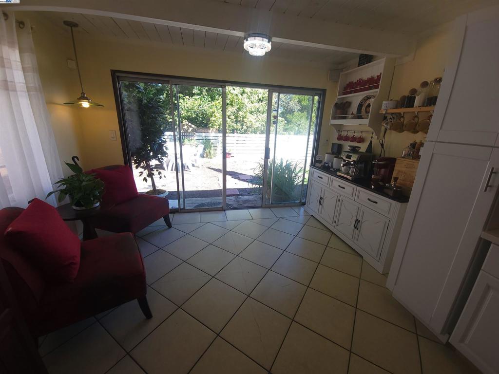 EL SOBRANTE - Residential