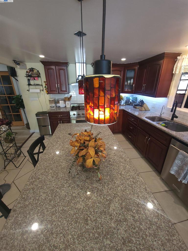 EL SOBRANTE - Residential